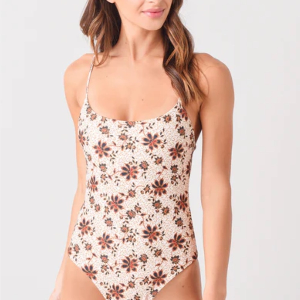 JUILLET SWIMWEAR
The Imey One-Piece size small